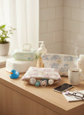 La trousse de toilette Toile de Jouy Bleue ou Rose